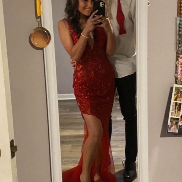 Red Jovani prom dress - Picture 8 of 8